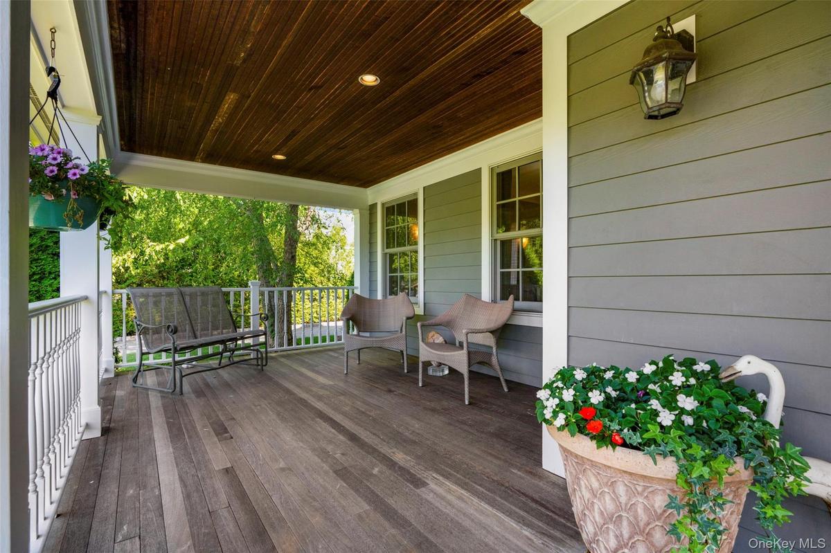 Glorious expansive front porch - and that's just the left side !!
