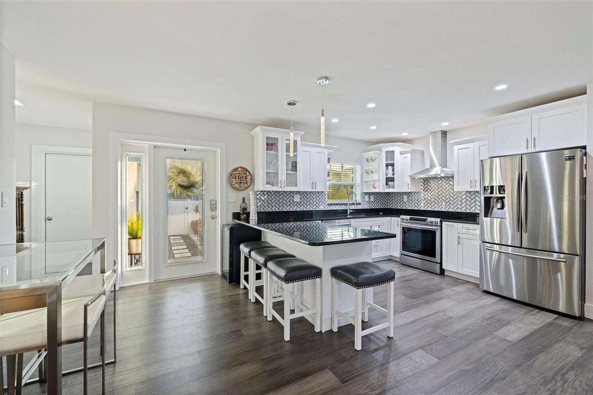 Large Breakfast Bar