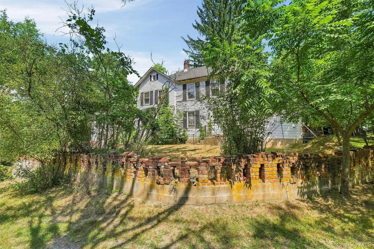 This home is waiting for some TLC to bring it back to it's glory