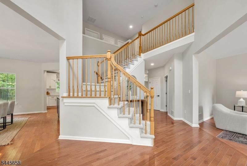GRAND ENTRY FOYER