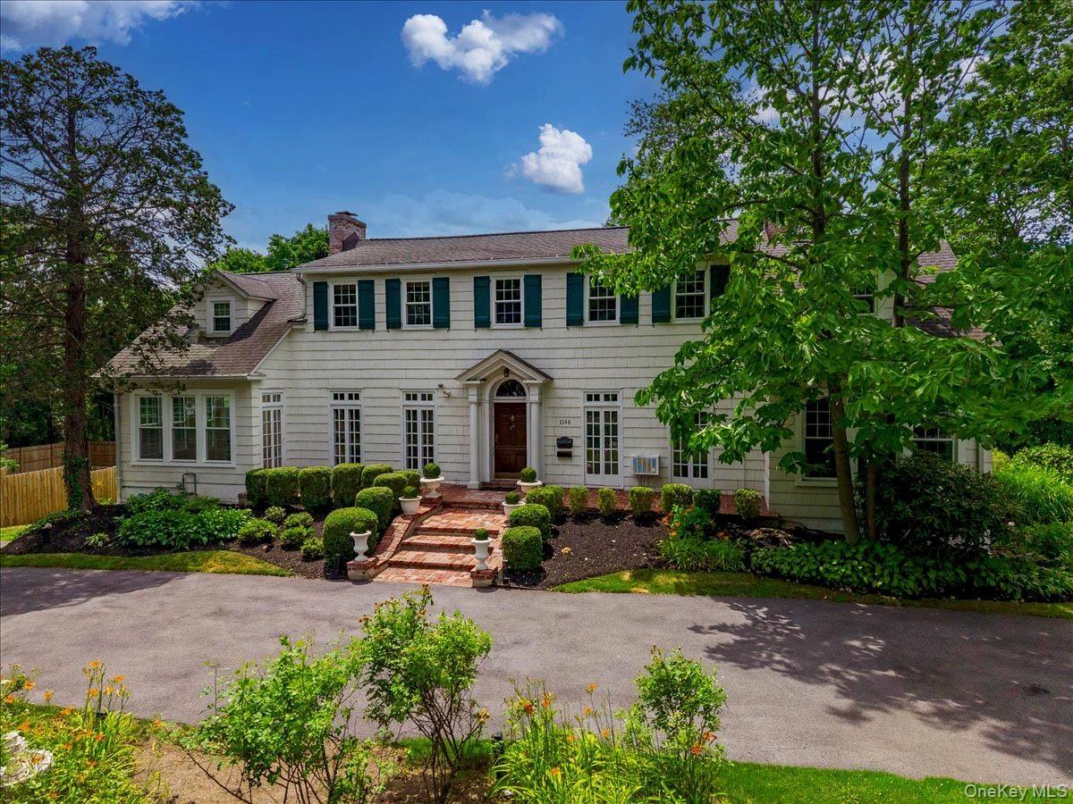 Statley Colonial