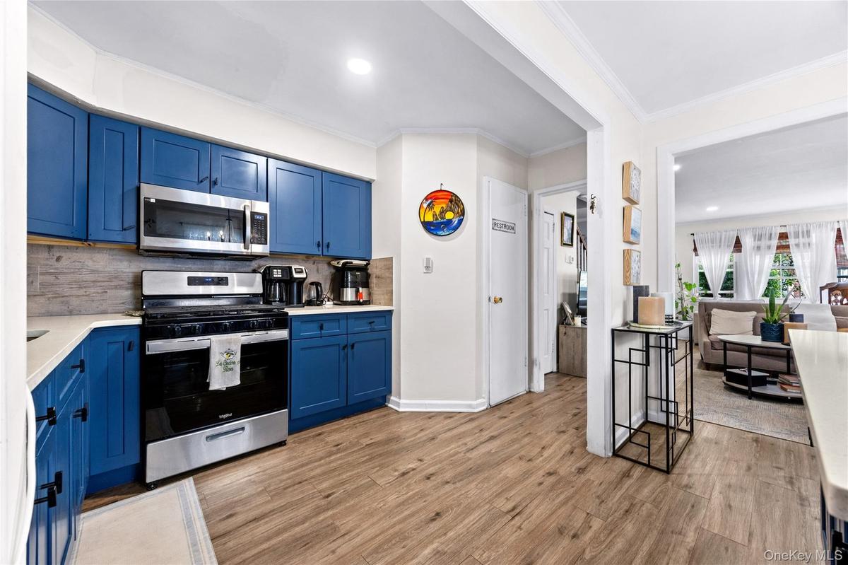 Gorgeous Chef's Kitchen Excellent Condition