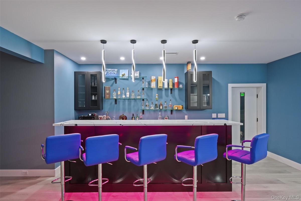 Full wet bar