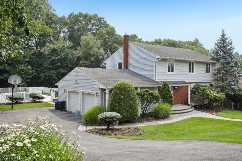 2-Car Attached Garage