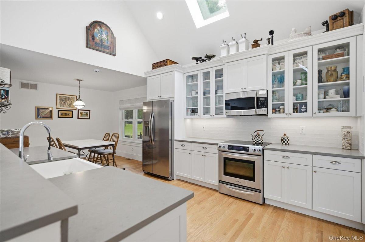 Stainless Appliances - Eat-in Kitchen