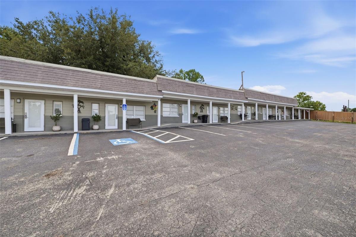 9 Room Hotel