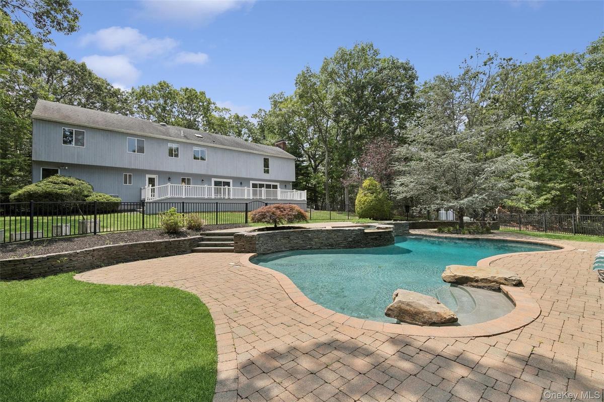 Country Club Yard