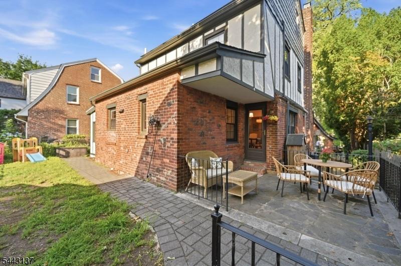 PATIO / YARD