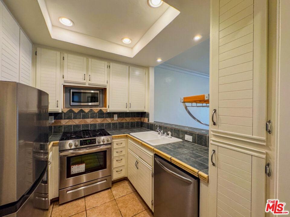 Kitchen with Virtual Microwave