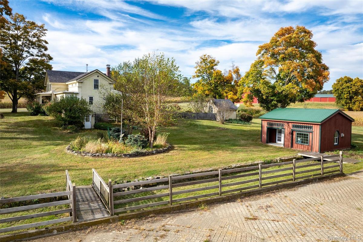 side view from the barn to the main house