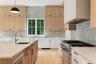 High End Appliances & Kitchen Finishes