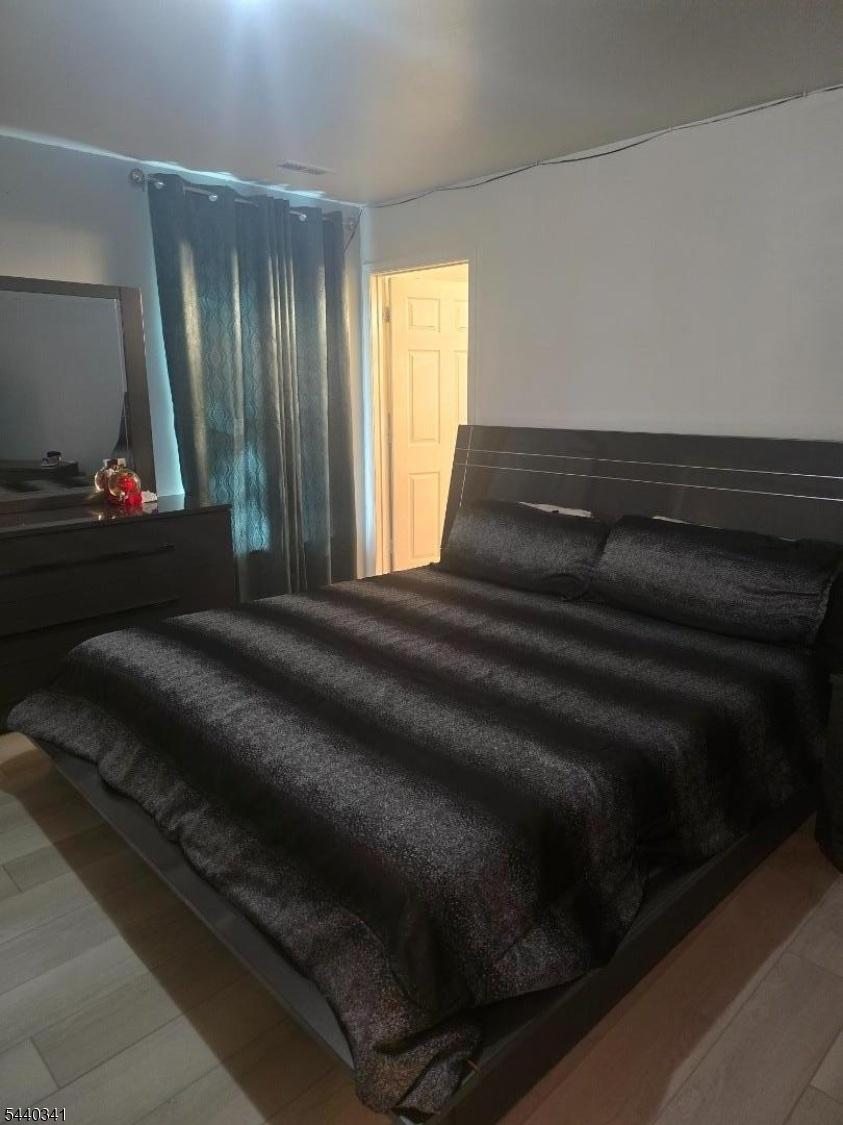Master Bedroon