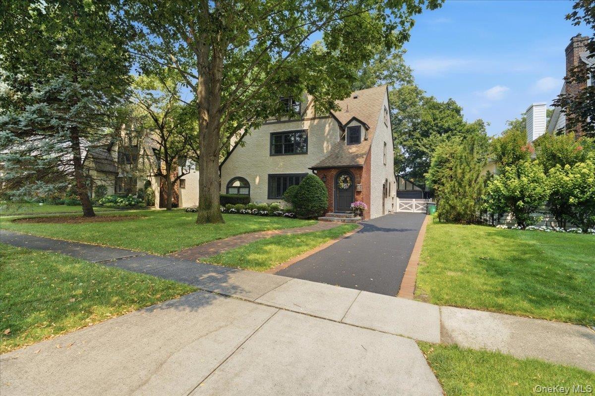 89 Poplar Street - 5 bedrooms, 2.5 baths, 2700 interior sqft