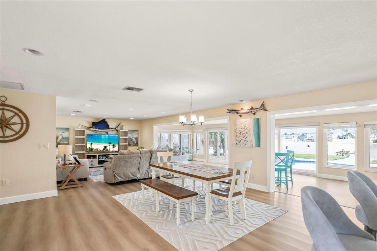 Dining room.