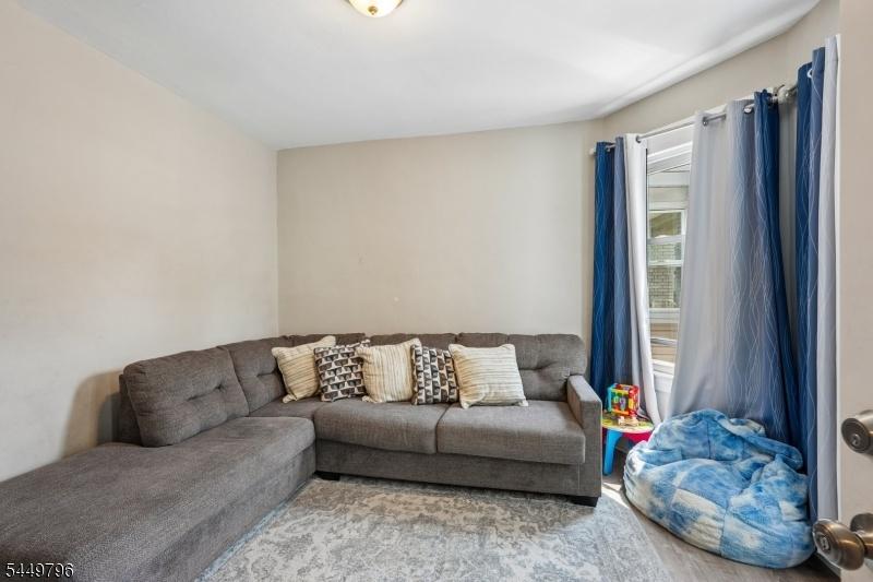 1st floor Living Room