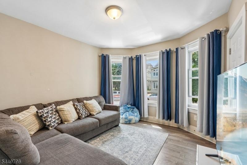 1st floor Living Room