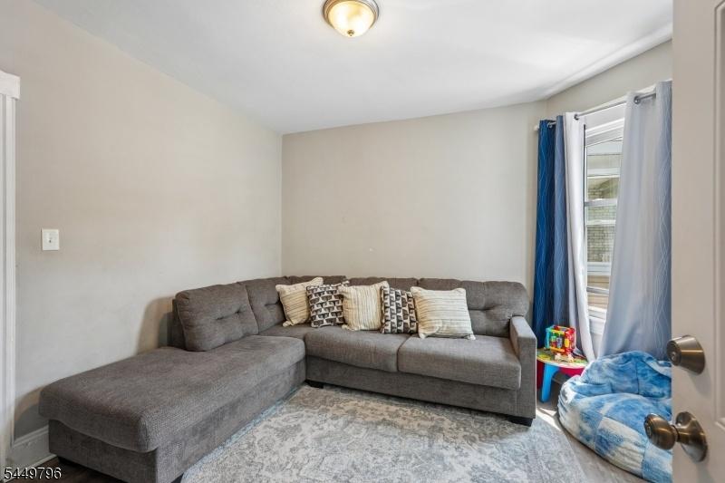 1st floor Living Room