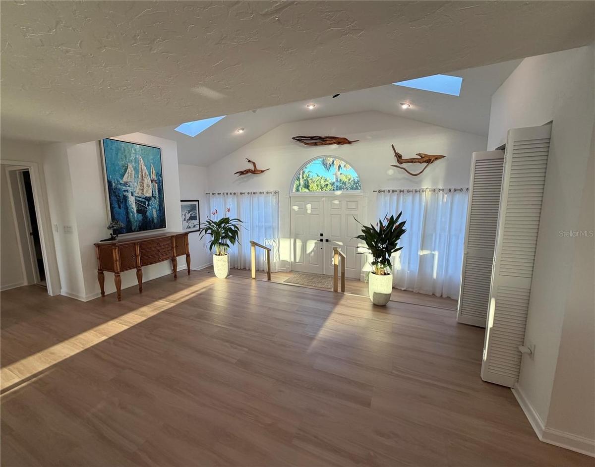 Front door & foyer.
