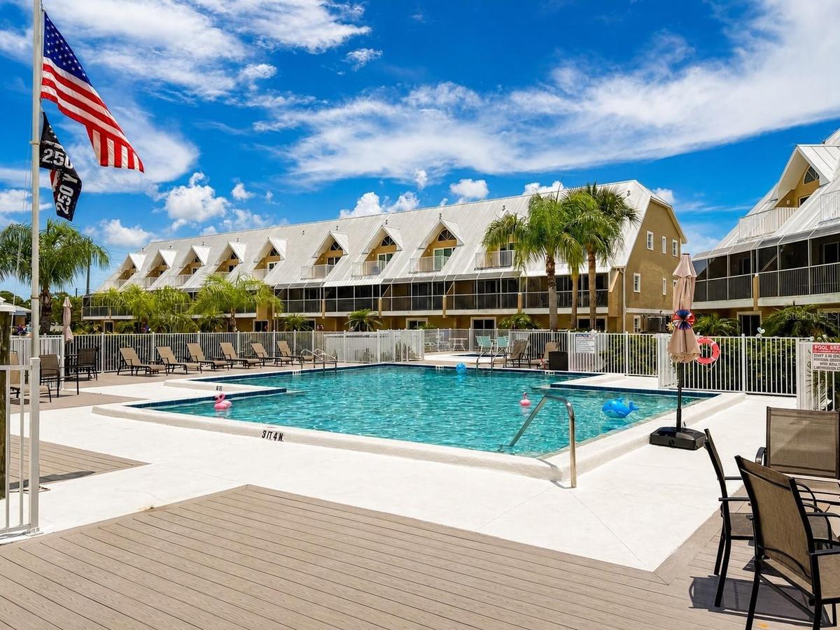 Gorgeous newly renovated Pool/Spa