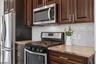 Kitchen w/Bkfst Bar+Pantry