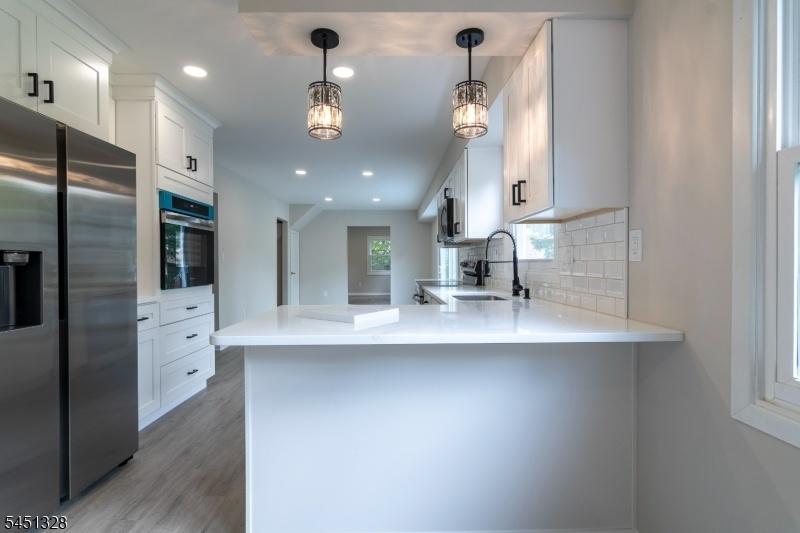 Eat-in Kitchen