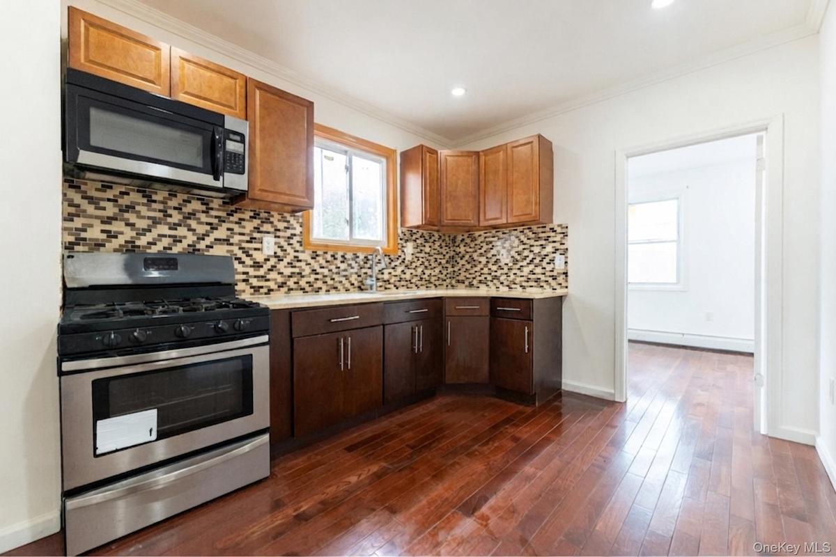 kitchen seconf floor
