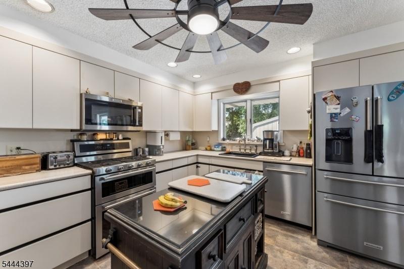 Main floor kitchen