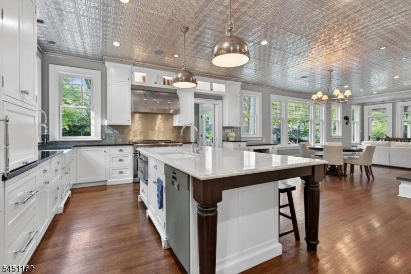 Kitchen to Breakfast Area
