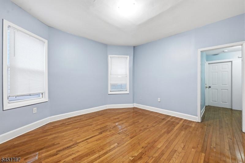 Living Room Unit 2