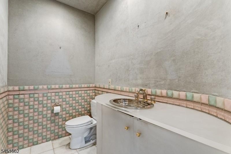 Powder room