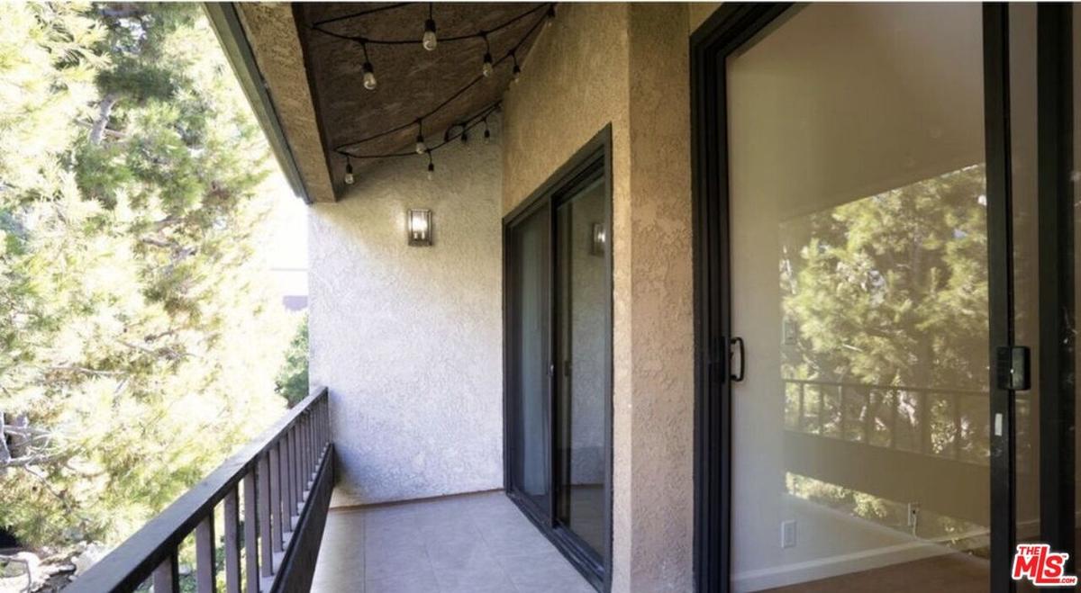 XL balcony