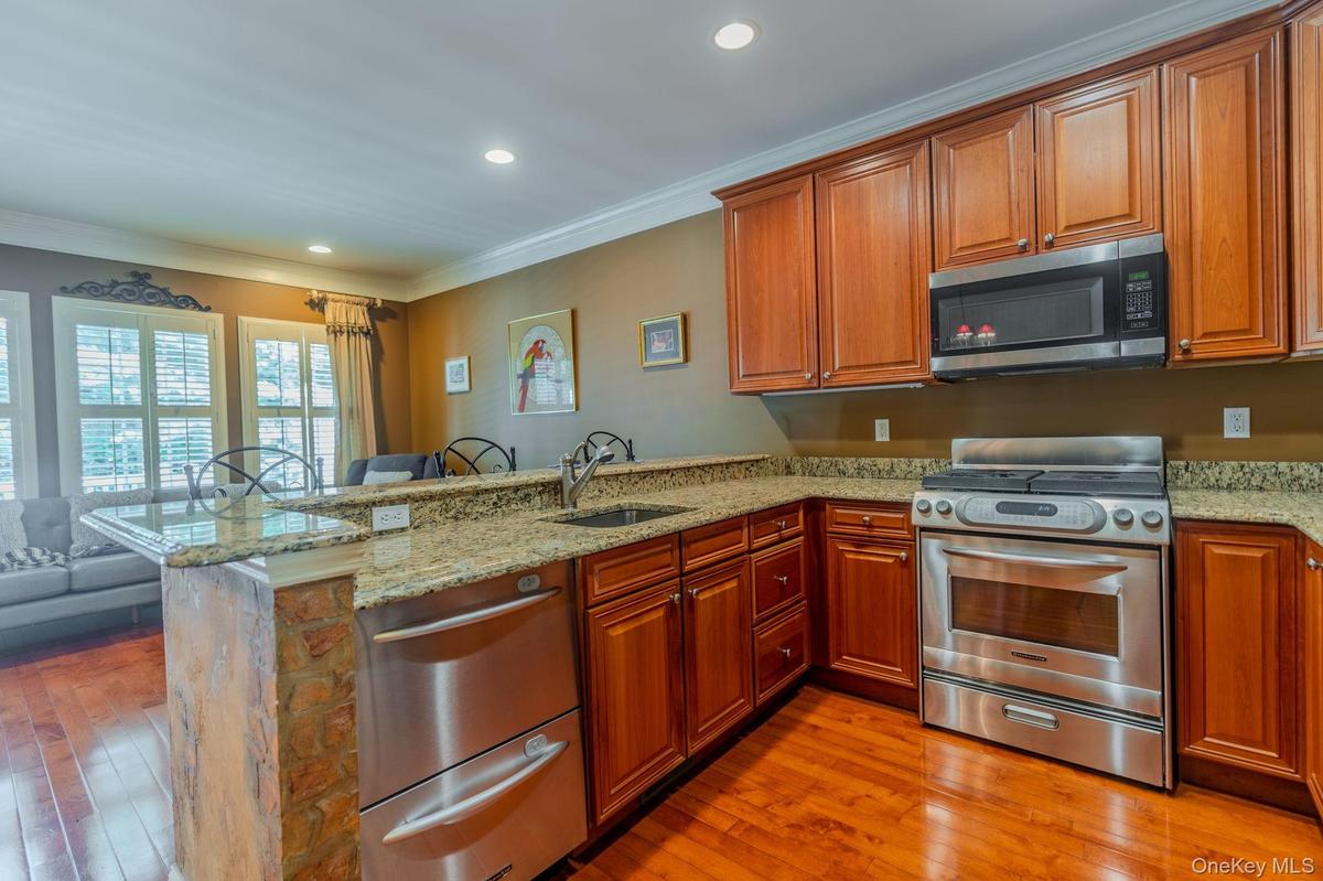 Granite Countertops & SS Appliances