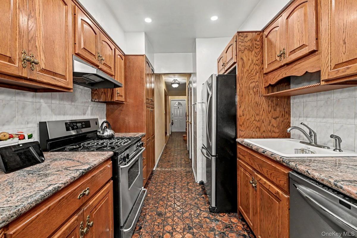 Granite counters and stainless steel appliances