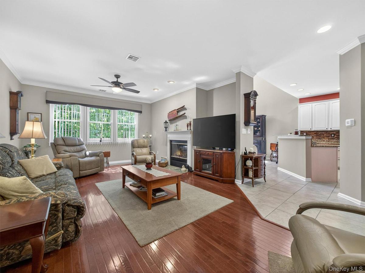 Blessed with a triple window and abundant  natural light.