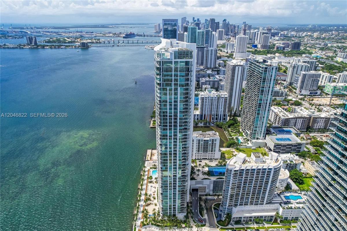 Aerial view of Biscayne Beach on the bay in Edgewater