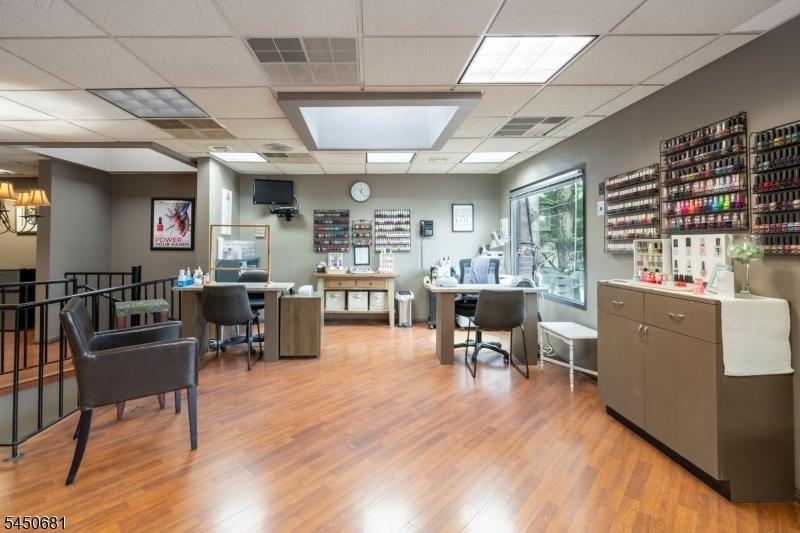 Manicure Stations