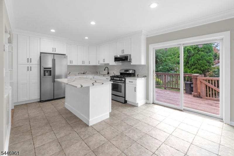 521 E. Blancke St, Linden, NJ