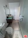 Jack and Jill Bathroom in Mast