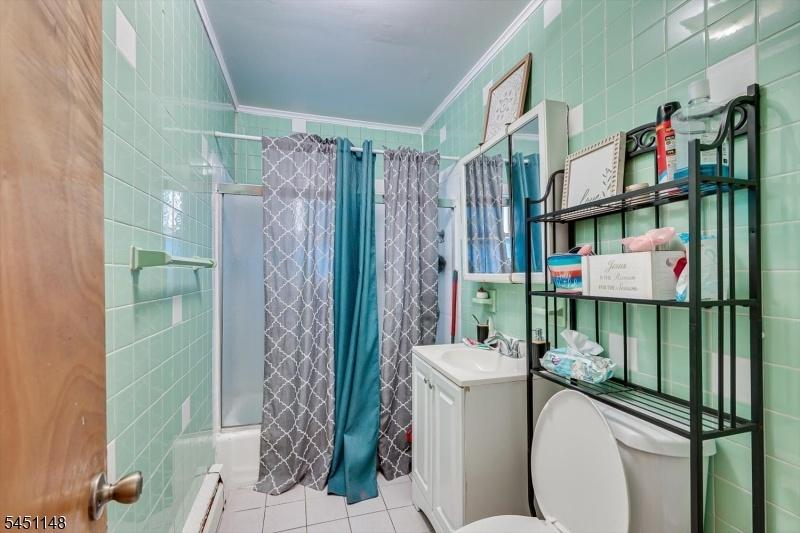 2nd Fl Bathroom