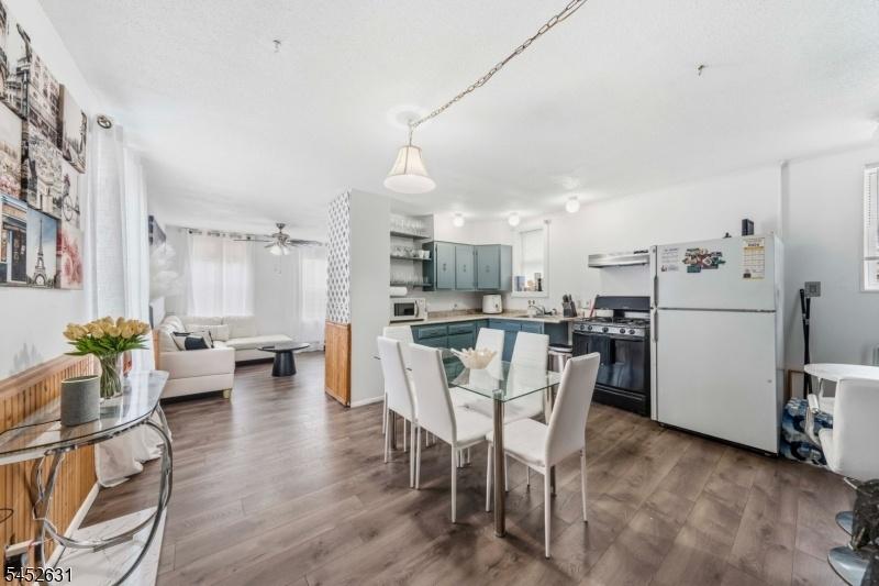 2nd floor Living/Dining room