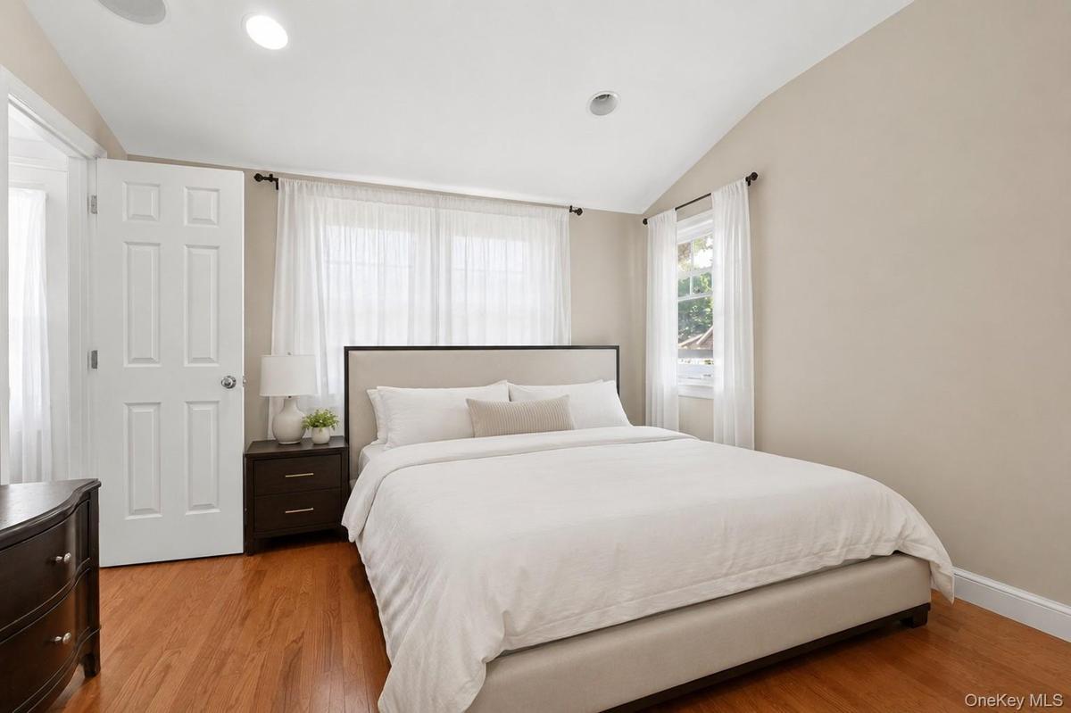 main floor primary with en suite