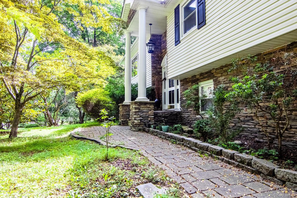PAVER WALKWAY