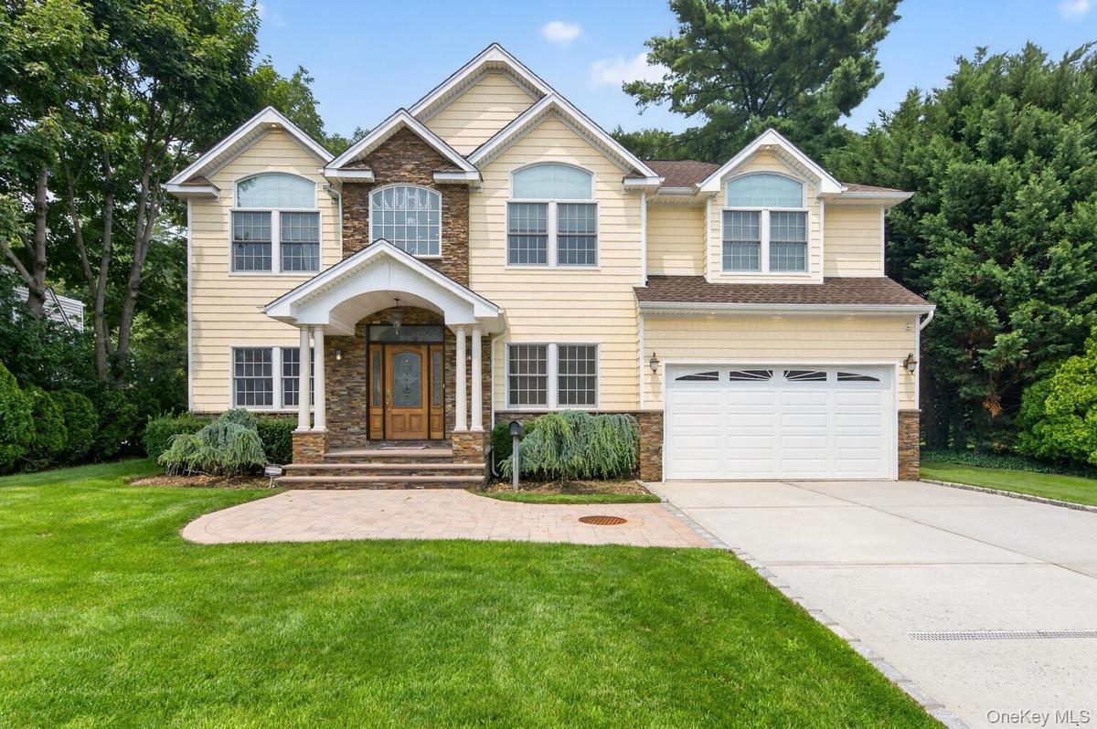 Front Entrance and Driveway
