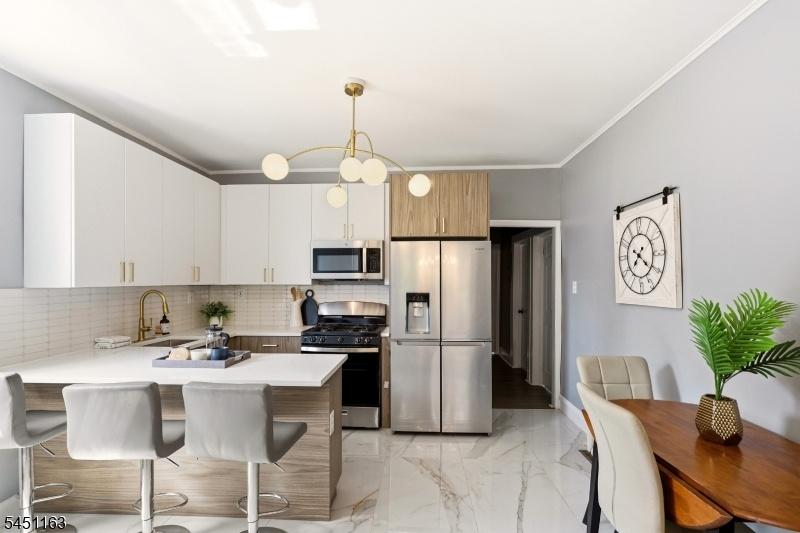 Dining/Kitchen