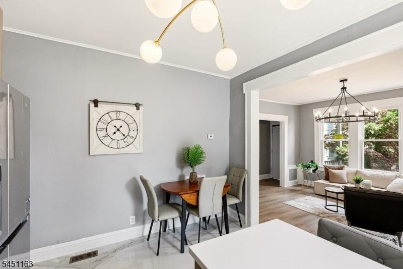 Dining/Kitchen