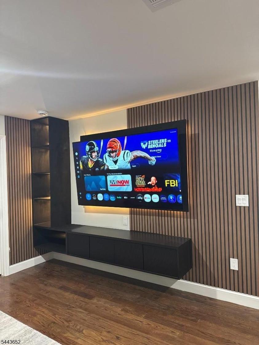 Tv wall