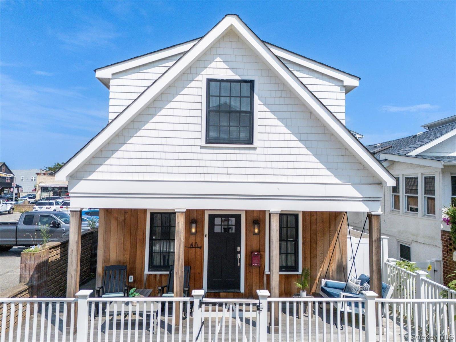 Welcome to 48 Vermont Ave! 2 blocks from the beach.