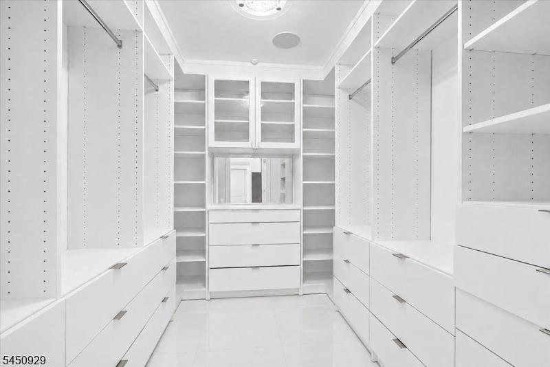 Walk in Closet- Master Bdrm