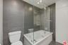 2nd bathroom w/tub