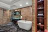 Primary en suite bathroom w st